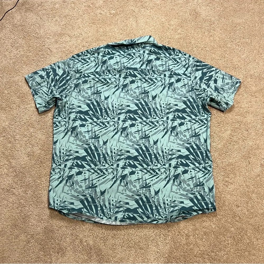 Men’s XL Columbia Button Down Shirt